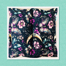 Load image into Gallery viewer, Square Pack - Hot or Cold - Mothra